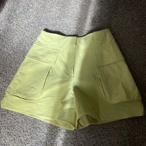 Relaxed-Fit Super-High-Rise Cargo Short 4"